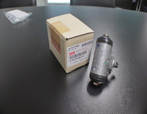 CYLINDRE; ROUE ARRIÈRE FREIN ASSY, ISUZU D-MAX 2005 - 2007 4X4 Isuzu véritable numéro de pièce (8-97319300-0) - Product Image 1