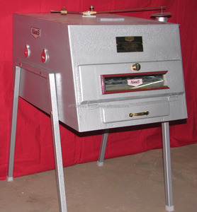 <strong>Egg</strong> <strong>Incubators</strong> Kerosene Operated Model
