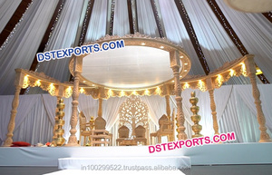 Nouveau design de mandap de mariage en bois, piliers de mandap en bois motif paon, mandaps de mariage gujaratis élégants en bois, Suisse - Product Image 5