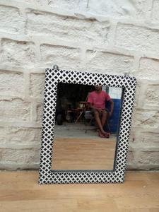 กรอบกระจกไม้หนาสีเขียวขนาด4มม. เป็นมิตรกับสิ่งแวดล้อมสำหรับติดผนังสไตล์ร่วมสมัย - Product Image 4