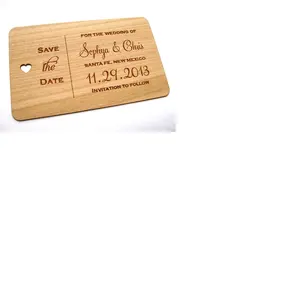 Cartões de casamento de madeira feita sob encomenda e salvar os cartões de data com o costume impresso texto de madeira adequado para o casamento