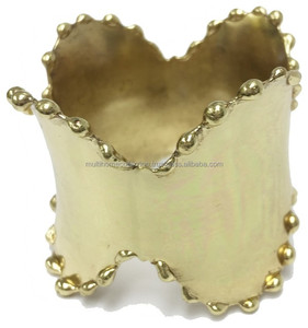 Porte-serviette en métal métal doré pour artisanat forme ronde meilleure qualité artisanat indien nouveau Design 2023 Top produit - Product Image 1