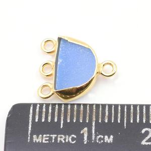 Azul Druzy media forma redonda 925 bisel de plata esterlina conector chapado en oro fabricación de joyas hechas a mano - Product Image 3