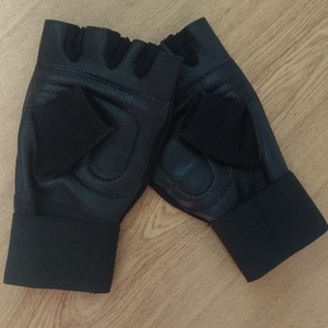 Nuevos guantes suaves de medio dedo Guantes de fitness EVA para gimnasio Entrenamiento de levantamiento de pesas y deportes al aire libre-Bicicleta Ciclismo - Product Image 3