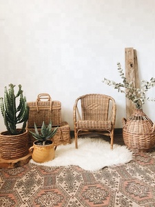 เด็กในเก้าอี้หวาย - Product Image 2