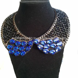 2024 nouveau Design femmes perlé bavoir collier vente chaude dames collier de perles pour la vente en gros