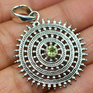 Peridoto de estilo real, colgantes de plata de ley 925, joyería de plata 925 - Product Image 1
