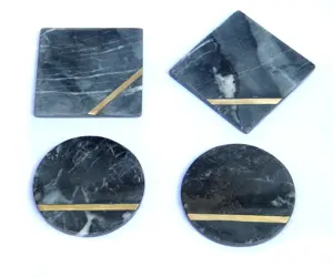 काले समुद्री पीतल सोने जड़ना के साथ प्रीमियम संगमरमर कोस्टर सेट ईवा सादे चिकना पतली हल्के वजन के साथ पत्थर कोस्टर महसूस किया पैड काग