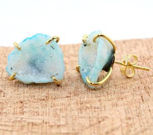 Géode naturelle druzy tranche goujon plaqué or poussoir forme libre fantaisie résine scintillante cristalliser agate pour les femmes - Product Image 1