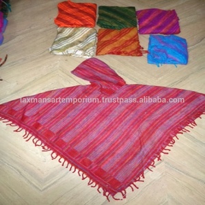 Poncho d'hiver tendance à capuche en laine avec poche, respirant, unisexe, couleurs assorties, vente en gros depuis l'Inde - Product Image 2