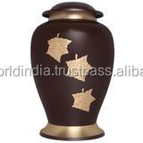 Urna de cremación Domtop marrón y dorada SUMINISTROS FUNERARIOS Brassworld India - Product Image 2