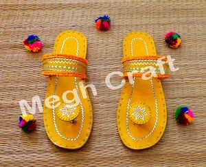 手工皮革chappal-kutchi刺绣chappal-传统卡奇chappals-手工皮革凉鞋
