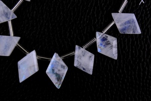 2020 AAA Grade Cerf-Volant Forme Bleu Feu Gemme Haute Véritable Arc-En-Lune Belle Facettes Naturel En Gros Fabricant - Product Image 3