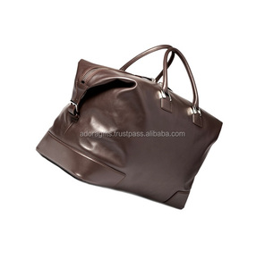 Grand sac polochon en marron pour le transport quotidien à la gym - Product Image 1