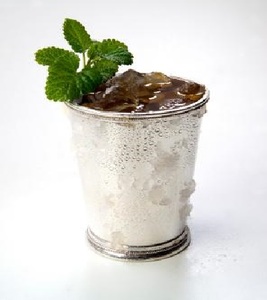 Wholesale Shiny Copper Mugs <b>with</b> Brass <b>Handle</b> <b>and</b> Base Moscow Design Style for Home Hotel Summer Coffee Mug Collection on Sale - Product Image 4