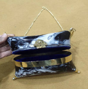 Sac à main pochette en métal motif indien avec chaînes décoration sac d'oreiller en résine acrylique - Product Image 2