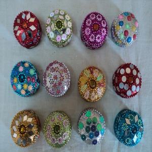 Multi colores aluminio Lac hecho a mano joyería de las mujeres cajas redondas Funky caja de regalo para el proveedor al por mayor de La India - Product Image 1