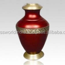 Urna funeraria de latón con grabado de Ángel de estilo americano de Brassworld India para cremación de adultos-Material de madera y metal - Product Image 3