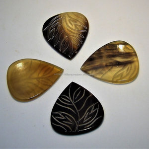 ปิ๊กกีตาร์ทรงหยดน้ำทำจากเขาและกระดูกควายสีบลอนด์ อุปกรณ์เสริมเครื่องดนตรีทำมือสำหรับกีตาร์โปร่งและกีตาร์ไฟฟ้า - Product Image 1