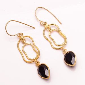 ต่างหูพลอยโอนิกซ์สีดำคุณภาพสูงทองเหลืองแท้พร้อมชุบทองสไตล์คลาสสิกขายส่งจำนวนมากสำหรับงานเลี้ยงหรือของขวัญ - Product Image 1