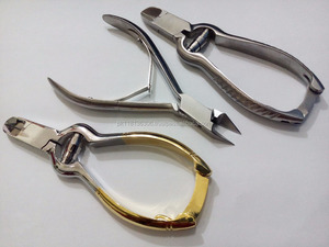 Pinza de Podología encarnada con diseño de punta fina para usar en los dedos - Product Image 4