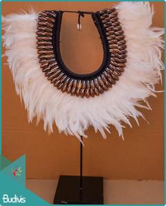 Collar de plumas y conchas de Bali hecho a mano 100% en soporte, decoración del hogar con capas tejidas a mano - Product Image 4