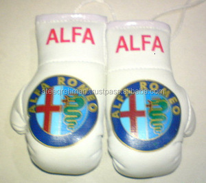GAF 2024 Mini Guantes de Boxeo BOLSA DE ESPEJO DE COCHE GUANTES SURTIDOS BANDERA Y DISEÑOS MINI GUANTES DE BOXEO PROMOCIONALES - Product Image 2