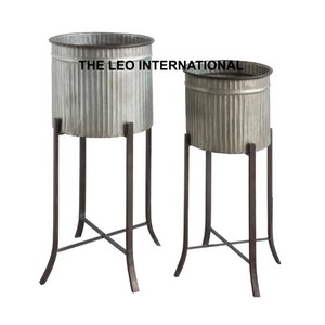 Paires de jardinières en fer de différentes tailles avec support en métal noir, forme ronde, extensible, couleur argent - Product Image 1