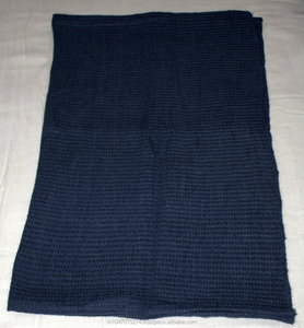 Serviette à main en lin de lin gaufré bleu foncé 100% tissée à la main, séchage rapide, teinte en fil, conçue pour le confort et le style - Product Image 2