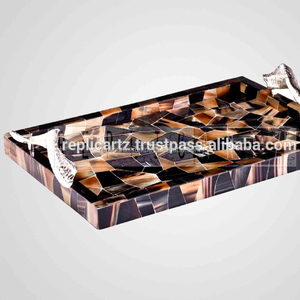 Plateau de service décoratif de luxe en résine artisanale avec poignées en forme d'oiseaux, idéal pour table basse, coiffeuse, ottoman, présentoir et accent de décoration intérieure - Product Image 2