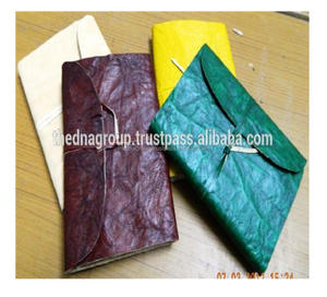 Vente en gros Cahier en cuir avec fermeture à sangle colorée attrayante - Product Image 1
