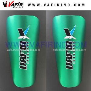 Espinilleras con impresión de logotipo personalizado, espinilleras de fútbol de fibra de carbono para deportes de fútbol - Product Image 2