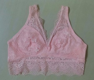 Sujetador de encaje de diseño a la moda para mujer, de alta calidad, hecho en 240 - Product Image 1