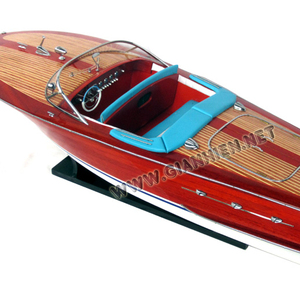 Bateau en bois RIVA ARISSTON, modèle de bateau en laque blanche, artisanal - Product Image 1