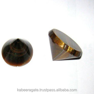 Collection de pierres précieuses en œil de tigre pyramides coniques faites à la main - Product Image 1