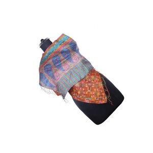 SC1215 Écharpes Vintage en Coton Cousu à la Main Kantha Travail Soie Fait à la Main Style Vintage Écharpe Design Tendance Pour Filles - Product Image 1