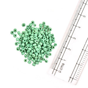 Perles de rocaille en verre vert Perles de bijoux à trou rond opaques (paquet de 1000) - Product Image 1