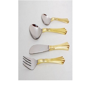 ชุดช้อนส้อมตกแต่งสีทองและสีเงินแบบใหม่ หรูหรา คุณภาพดีเยี่ยม ขายส่งมาตรฐาน - Product Image 1