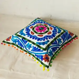 Fonte da fábrica Casa Decorativo capa de almofada travesseiro bordado multi color trabalhar com pom pom rendas na fronteira