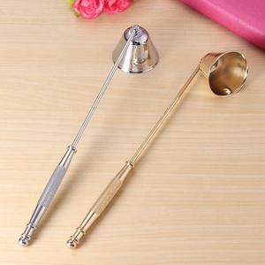 Personalizado moderno elegante único de lujo al por mayor contenedor de vela de lujo hecho a mano clásico pétalo latón vela apagador - Product Image 2