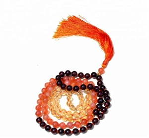 Collier Mala noué 108 perles rondes artisanales 3 pierres précieuses Chakra avec grenat Style classique unisexe pour les fêtes et les cadeaux - Product Image 3