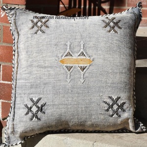 2019 Plain Geometric Square Silk Handmade Custom Decorative Pillow <b>Cushion</b> Cover Wholesale Latest Design - Product Image 1