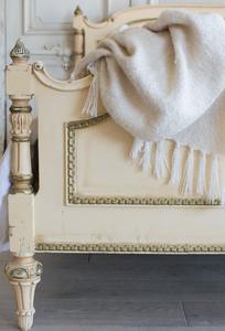 Bens Bolzano — lit en bois de teck d'acajou, meuble de salon, style ancien français et italien - Product Image 2