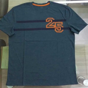 T-shirt pour homme en tissu doux au toucher avec durabilité améliorée et finition lisse parfait pour une superposition ou un port autonome au quotidien - Product Image 1