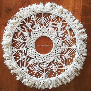 Vente en gros de décoration intérieure à bas quantité minimale de commande tentures murales rondes en coton tissé à la main en macramé décoration murale d'Inde - Product Image 1