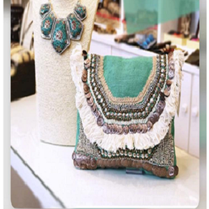 Sac à main ethnique vintage fait main pour femmes, pochette à bandoulière KAMARVY, doublure en coton - Product Image 1
