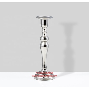Ensemble de 3 bougeoirs en aluminium nickelé argenté et brillant pour décoration de jardin et d'église de Noël - Product Image 4