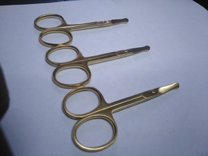 Ciseaux de sécurité pour le nez et les oreilles, 3,5'' courbés, dorés, pour le visage - Product Image 3