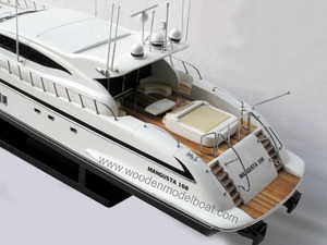 Mangusta 108 Modèle de bateau en bois de haute qualité Décor nautique Artisanat peint Décoration intérieure Boîte élégante en bois incluse - Product Image 2