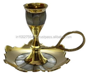 Elegante candelabro hecho a mano de metal de latón con fregona tamaño 9x7cm con linternas tarros de velas para actividades religiosas - Product Image 1